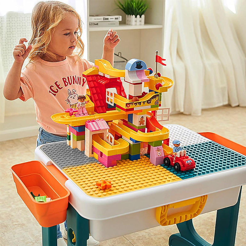 Multifunctional Table with Storage ©